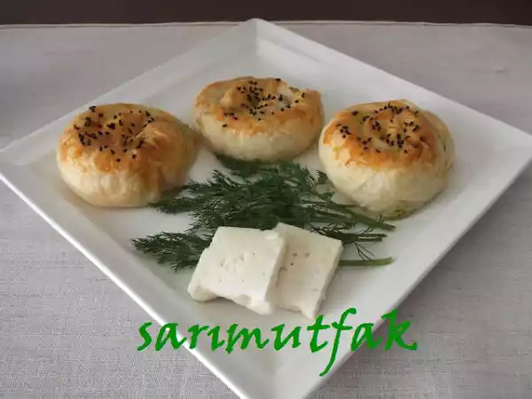 Tarif Kabakli peyni̇rli̇ gül börek