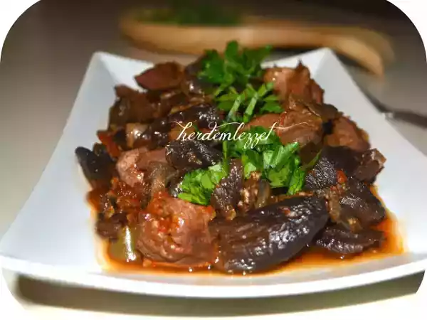 Tarif Etli̇ kuru patlican yemeği̇