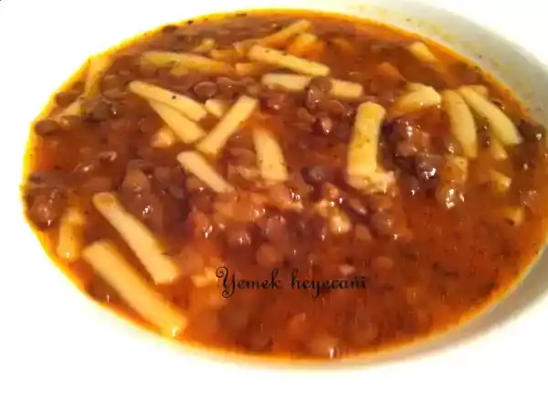 Tarif Yeşil mercimekli erişte çorbası