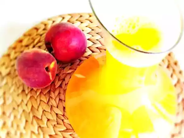 Tarif Li̇mon aromali şeftali̇ suyu