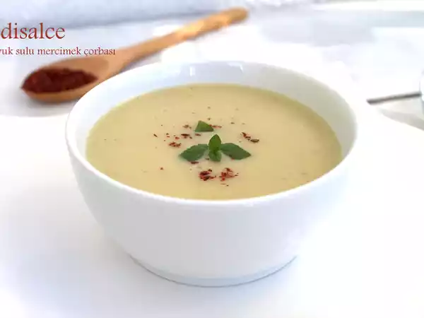 Tarif Tavuk sulu merci̇mek çorbasi