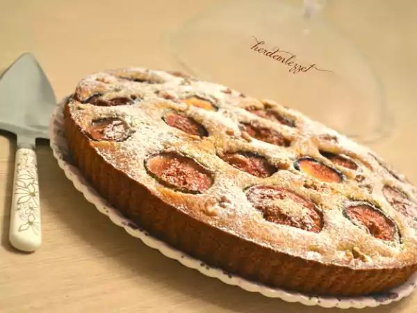 Tarif İnci̇rli̇ cevi̇zli̇ kek