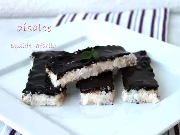 Tarif Tepsi̇de raffaello