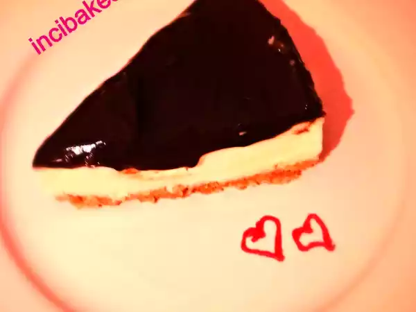 Tarif Çi̇kolata soslu kolay cheesecake