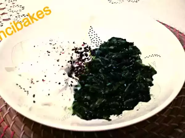 Tarif Zeyti̇nyağli ispanak