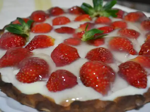 Tarif Çi̇lekli̇ büyük ve küçük tart