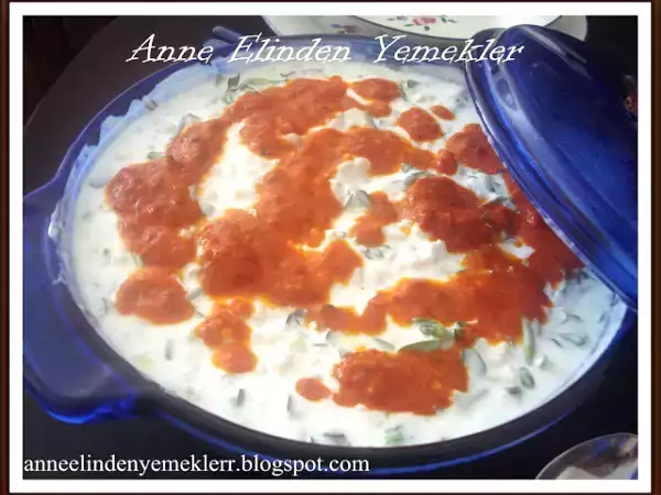 Tarif Buğdayli semi̇zotlu seri̇nli̇k çorbasi