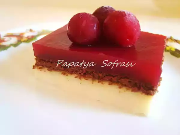 Tarif Vi̇şneli̇ bi̇sküvi̇li̇ pasta