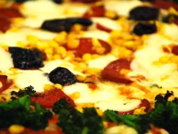 Tarif Karışık tepsi pizzası
