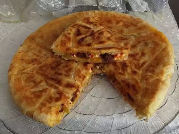 Tarif Patlıcanlı muhammara - yeşil zeytin kavurması - sucuklu tereyağlı tava böreği