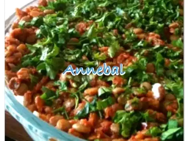 Tarif Erişteli yeşil mercimek salatası