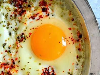Tarif Sahanda peynirli yumurta nasil yapilir