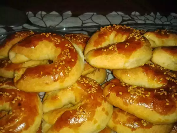 Tarif Semra dan peynirli ay poğaça