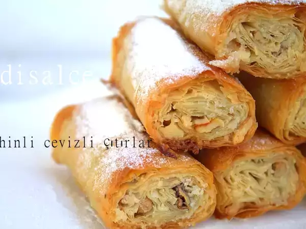 Tarif Baklava yufkasindan tahi̇nli̇ cevi̇zli̇ rulolar