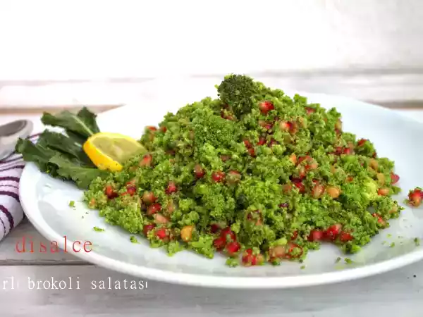 Tarif Narli brokoli̇ salatasi