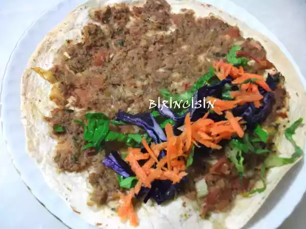 Tarif Lavaştan (torti̇lla) lahmacun yapimi