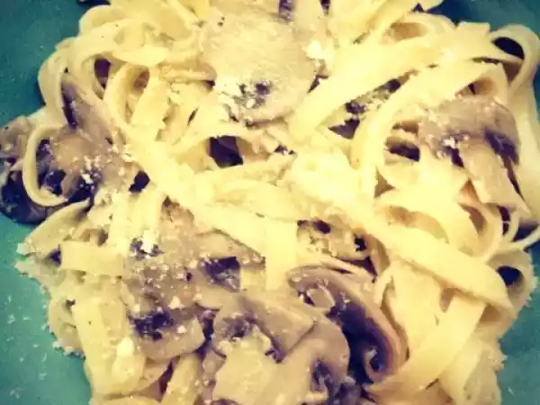 Tarif Kremalı mantarlı tagliatelle