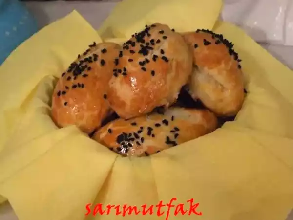Tarif Labneli̇ tulum peyni̇rli̇ poğaça