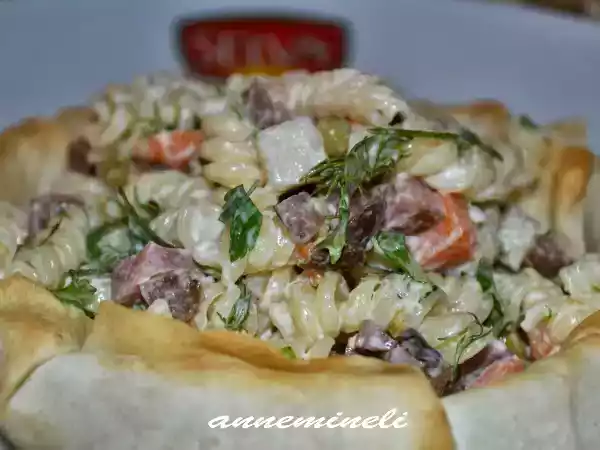 Tarif Yufka çanağinda makarna salatasi