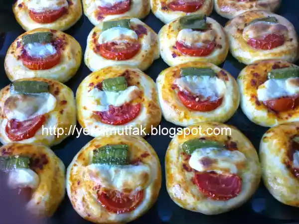 Tarif Süt kaymakli pi̇zza poğaça