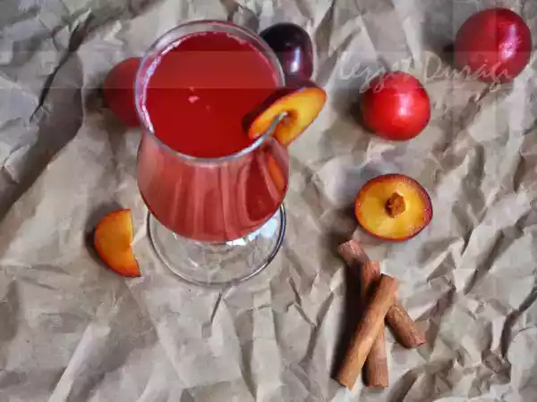 Tarif Tarçınlı kırmızı erik suyu & şerbeti