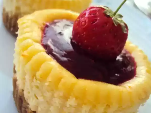 Tarif Frambuaz soslu mini cheesecake'ler