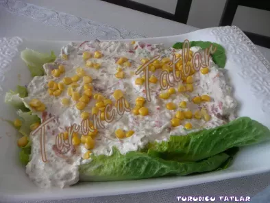 Yoğurtlu köz bi̇ber vepatlican salatasi