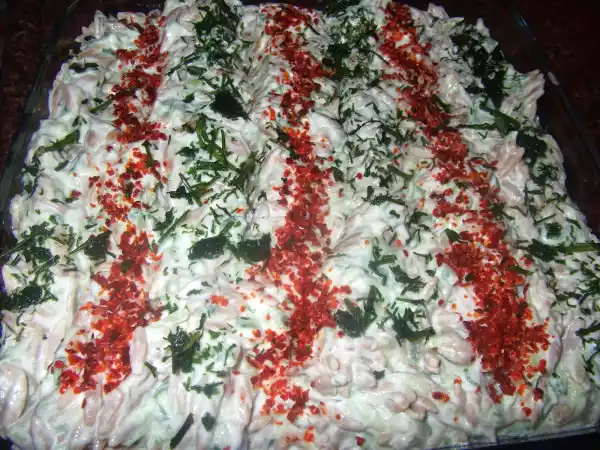 Tarif Yoğurtlu şehriye salatası