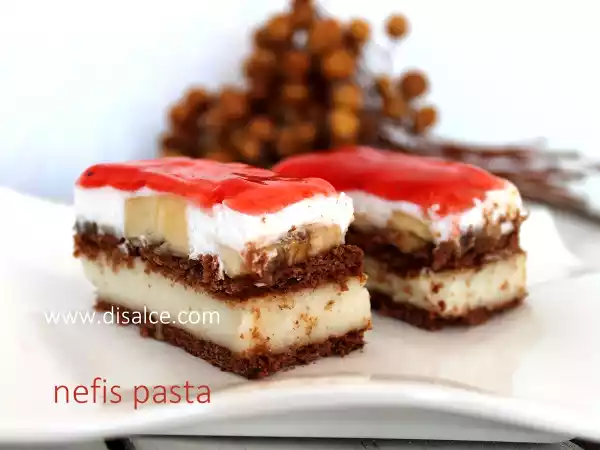 Tarif Muhallebi̇li̇ nefi̇s pasta