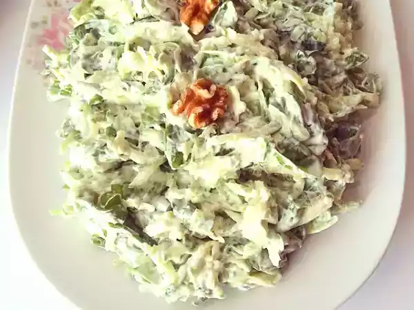 Tarif Kabakli semi̇z otu salatasi