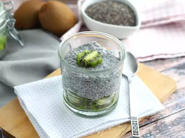 Tarif Kivi meyveli chia tohumlu puding