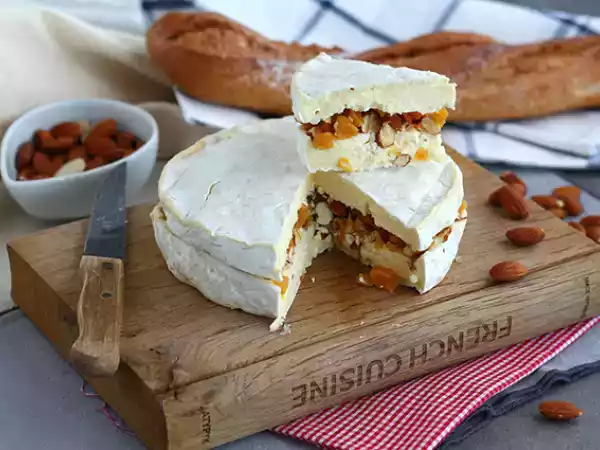 Tarif Kayısı ve badem dolgulu brie