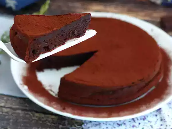 Tarif Ev yapımı çikolatalı mousse kek
