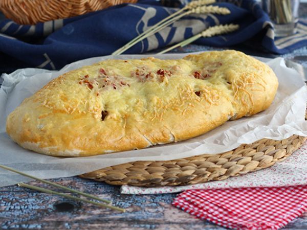 Tarif Pastırmalı ve soğanlı fougasse