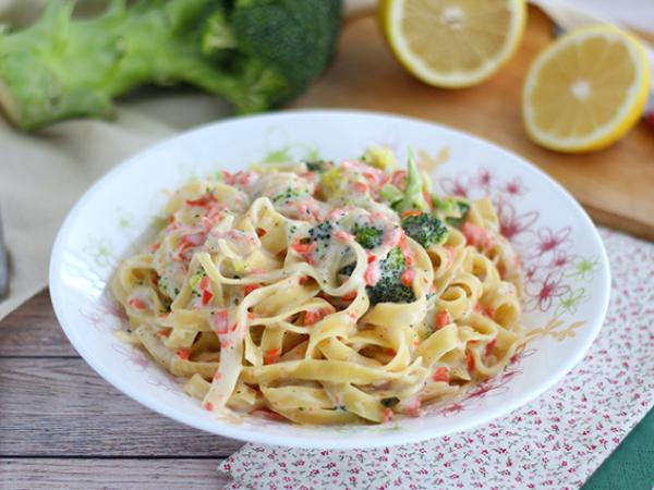 Tarif Bir tencere makarna - somon ve brokoli ile tagliatelle