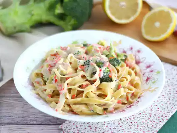 Tarif Bir tencere makarna - somon ve brokoli ile tagliatelle