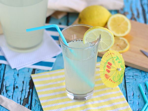 Tarif Kolay, susuzluk giderici limonata