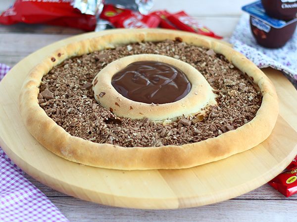 Tarif Kit kat ve yoğurtlu pizza çikolatalı danette