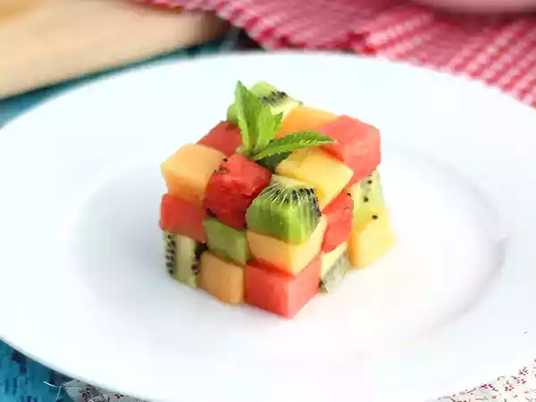 Tarif Meyveli rubik küpü, tasarımcı meyve salatası
