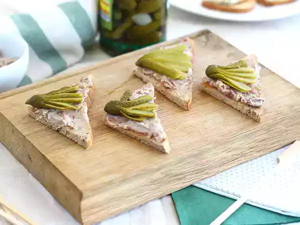 Tarif Rillettes ve kornişon turşulu tost
