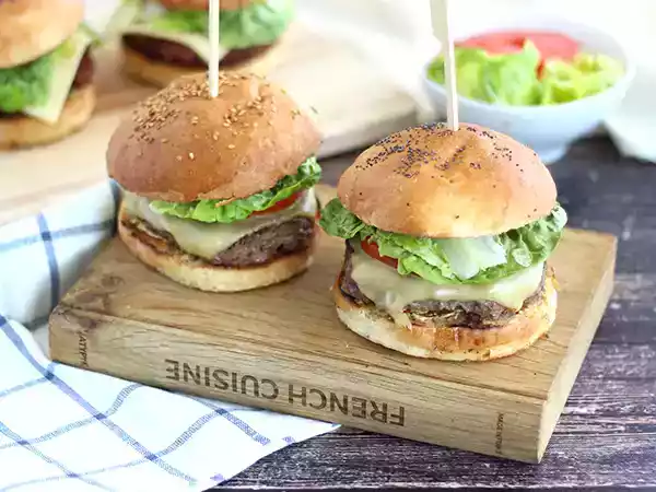 Tarif Hızlı ve kolay ev yapımı burger