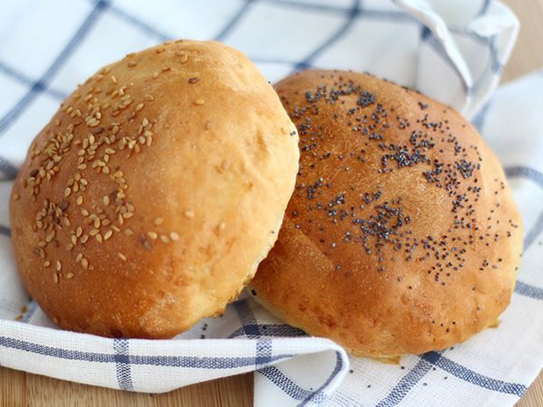 Tarif Ev yapımı burger ekmeği