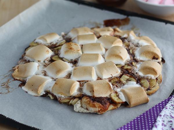 Tarif Tatlı muzlu ve çikolatalı pizza