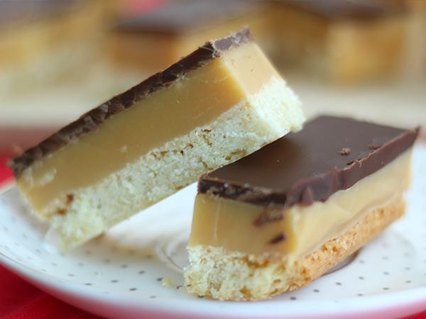 Tarif Ev yapımı twix veya kurabiye milyoneri