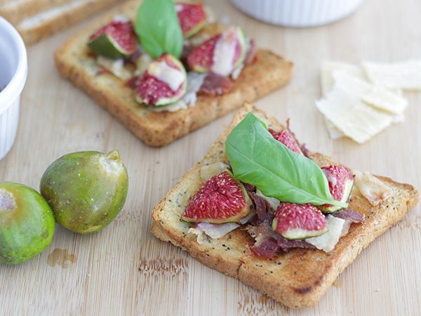 Tarif İncir, parmesan ve parma jambonlu bruschetta