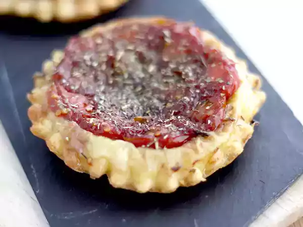 Tarif Çeri domatesli tart tatin