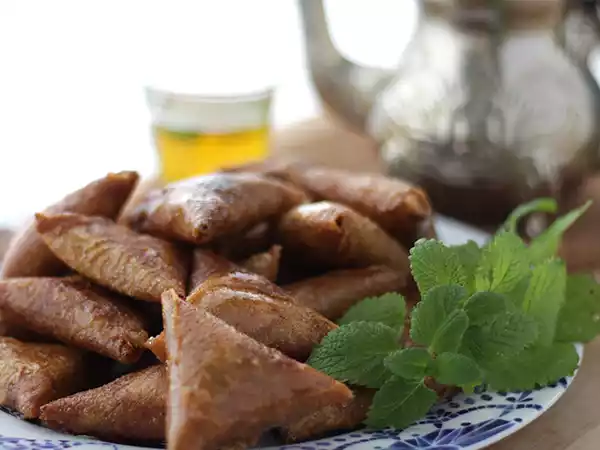 Tarif Bademli briouats, küçük oryantal hamur işleri