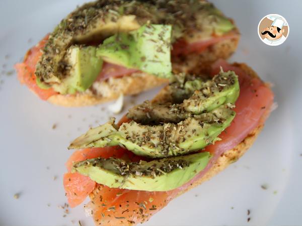 Tarif Somon ve avokado bruschetta