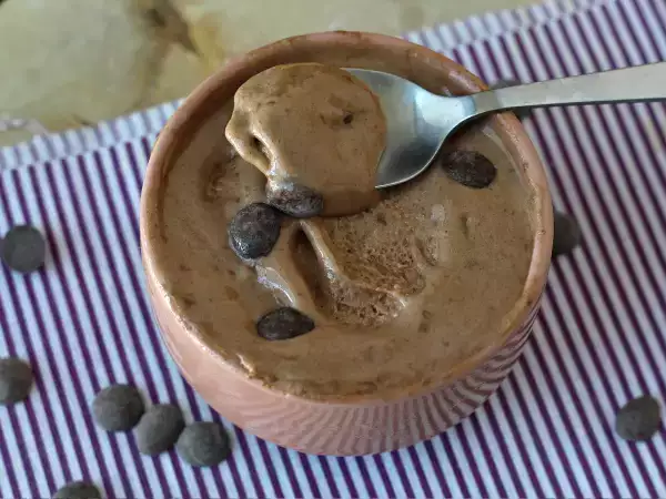 Tarif Çikolatalı peynir altı suyu süper protein dondurması, 5 dakikada hazır!