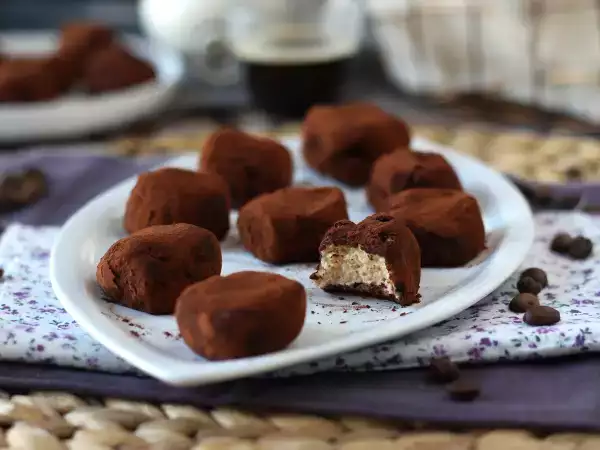 Tarif Tiramisu tarzı rochers, kahvenizin yanında mini porsiyonlarda mükemmel i̇talyan tatlısı!